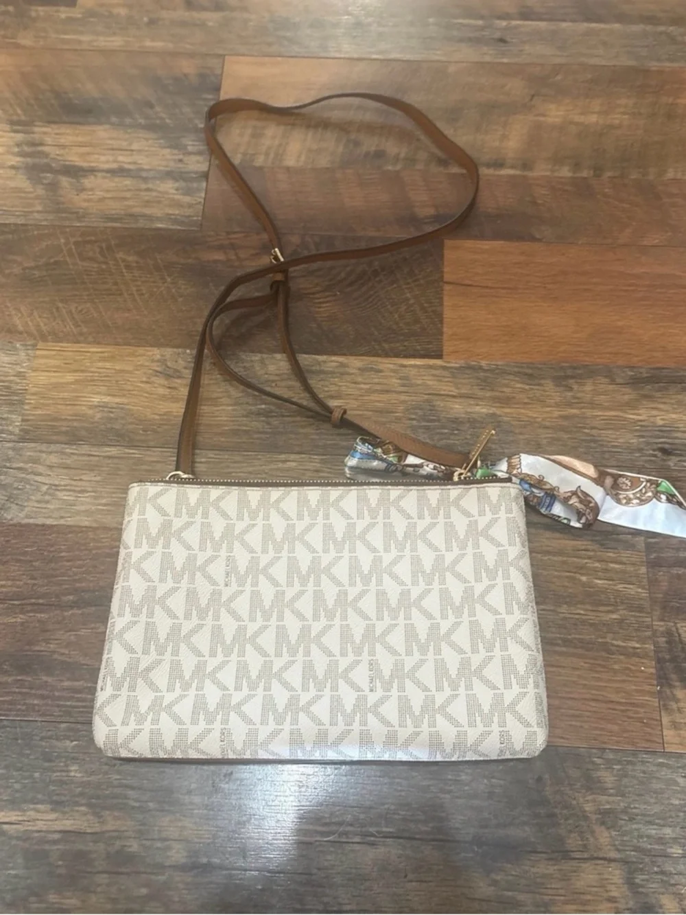 MICHAEL Michael Kors Jet Set Travel DBL‎ Gusset Crossbody